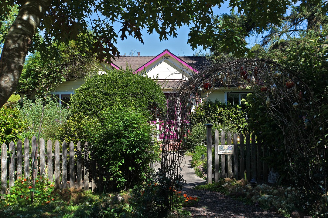 6490 Lone Pine Rd in Sebastopol, CA - Building Photo