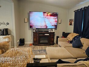 7327 Placid Valley Dr in San Antonio, TX - Foto de edificio - Building Photo