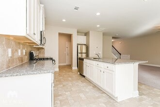 64 Castlemoor Loop in Adairsville, GA - Building Photo - Building Photo