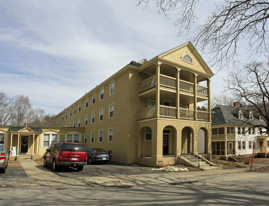 434 Church St in Whitinsville, MA - Building Photo