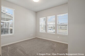 3662 SE 67th Ave in Hillsboro, OR - Building Photo - Building Photo