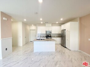 22809 Harvest Mill Cir in Santa Clarita, CA - Building Photo - Building Photo