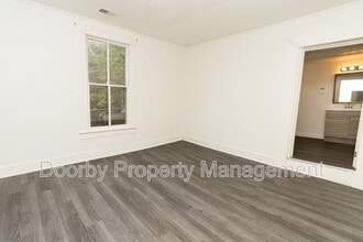 4902 13th Ave in Chattanooga, TN - Foto de edificio - Building Photo