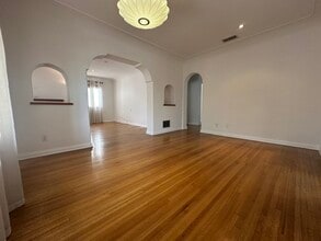 1160 S Crescent Heights Blvd, Unit 1160 S. Crescent Heights in Los Angeles, CA - Building Photo - Building Photo