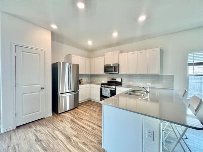 6533 Strelitzia Cove