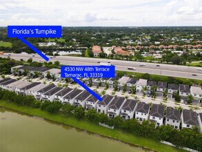 4530 NW 48th Terrace in Tamarac, FL - Building Photo - Building Photo
