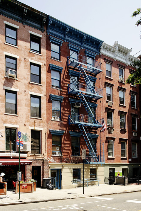 295 E Tenth St in New York, NY - Building Photo