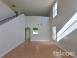 3005 Whispering Trails Dr in Winter Haven, FL - Foto de edificio - Building Photo