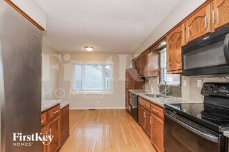 1715 Regency Dr in Kearney, MO - Building Photo - Building Photo