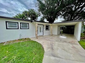 2158 Starlite Ln in Port Charlotte, FL - Building Photo