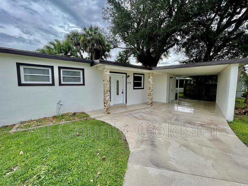 2158 Starlite Ln in Port Charlotte, FL - Building Photo