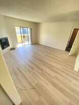 14942 Burbank Blvd in Los Angeles, CA - Building Photo