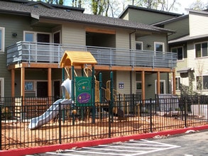 Hood River Crossing in Hood River, OR - Foto de edificio - Building Photo