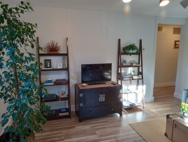 9500 Center St, Unit #23 in Carmel, CA - Foto de edificio - Building Photo