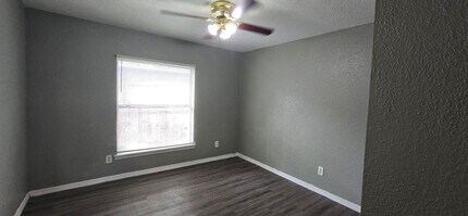 4024 E Louisiana Ave in Tampa, FL - Building Photo - Building Photo