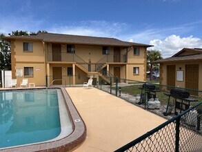 Gemini Apartments in Cape Coral, FL - Building Photo - Building Photo