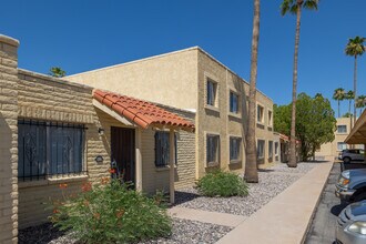 Villa del Vista in Tucson, AZ - Building Photo - Building Photo