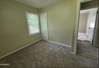 320 Leatherwood Dr in Maryville, TN - Foto de edificio - Building Photo