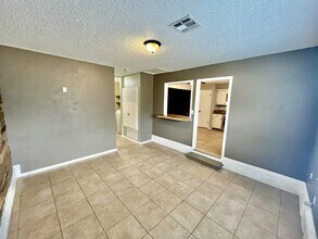 928 Charles Dr in Ada, OK - Building Photo - Building Photo