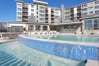 High Line Pointe in Denver, CO - Building Photo - Building Photo