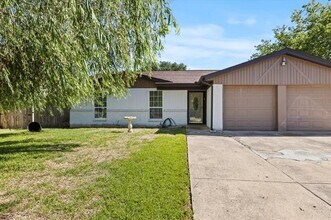 521 Cole Ave in Saginaw, TX - Building Photo - Building Photo