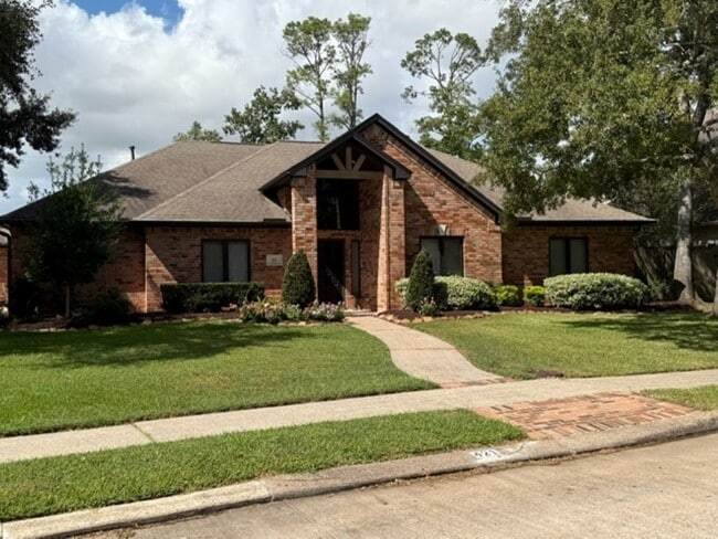 421 Creekside Dr