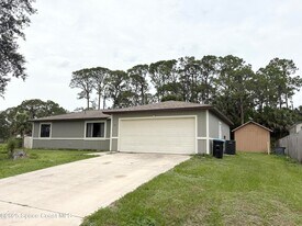 871 Sanford St SW in Palm Bay, FL - Building Photo