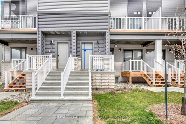 1018 Parnian Private in Ottawa, ON - Building Photo - Building Photo
