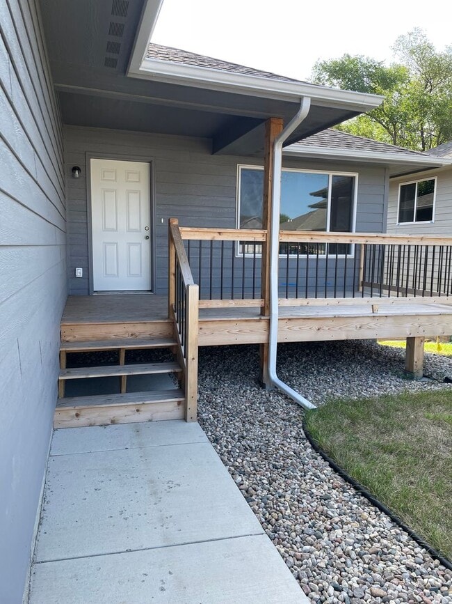 1814 N Oberg Cir in Sioux Falls, SD - Foto de edificio - Building Photo