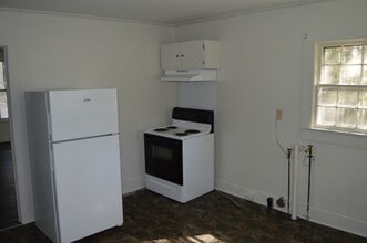 245 N Main St in Troutman, NC - Building Photo - Building Photo