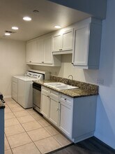 17230 Newhope St in Fountain Valley, CA - Building Photo - Building Photo