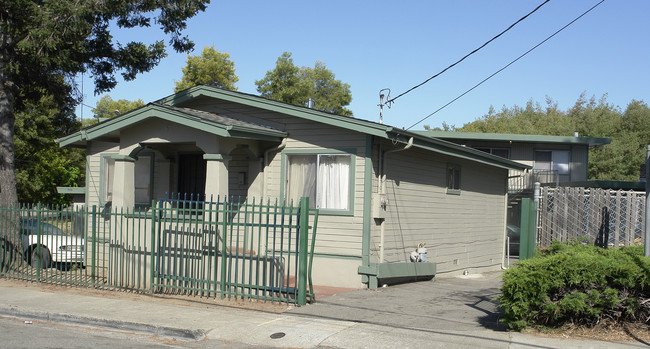 3719-3727 Buell St in Oakland, CA - Building Photo - Building Photo