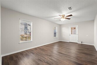 5058 Jonesboro Rd in Union City, GA - Building Photo - Building Photo