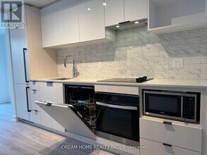 252 Church St in Toronto, ON - Building Photo - Building Photo