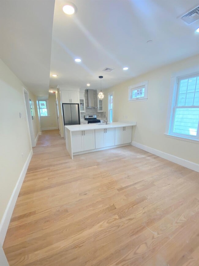 property at 32 Putnam Ave