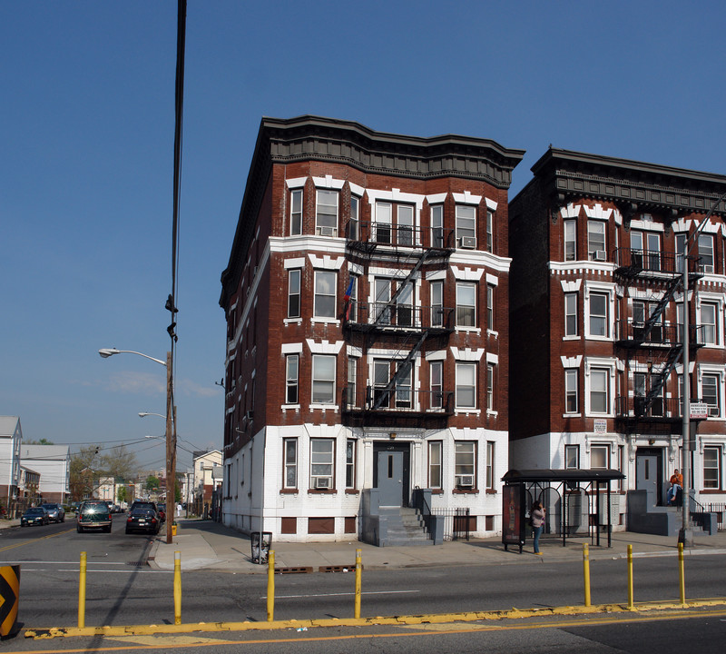 1205 Broad St in Newark, NJ - Foto de edificio