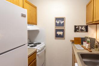 Tammaron Village Apartments in Oklahoma City, OK - Building Photo - Interior Photo