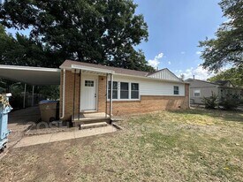 6254 N Independence St in Park City, KS - Building Photo