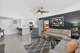 1920 NE 1st Terrace in Wilton Manors, FL - Building Photo