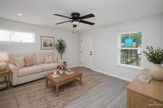 1107 Shasta Ave W, Unit 2 in McAllen, TX - Building Photo - Building Photo