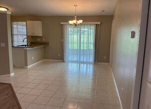 2614 NE 20th Ave in Cape Coral, FL - Foto de edificio - Building Photo
