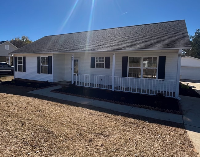 421 McFall Ct in Moore, SC - Building Photo - Building Photo