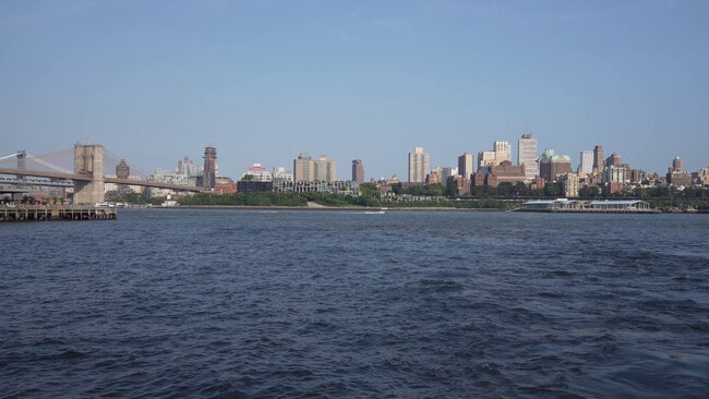 Pierhouse at Brooklyn Bridge Park in Brooklyn, NY - Foto de edificio - Building Photo