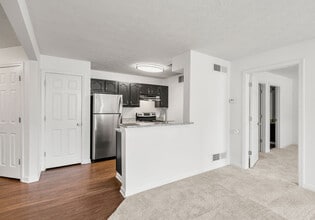 Parkside Estates in Canonsburg, PA - Foto de edificio - Building Photo