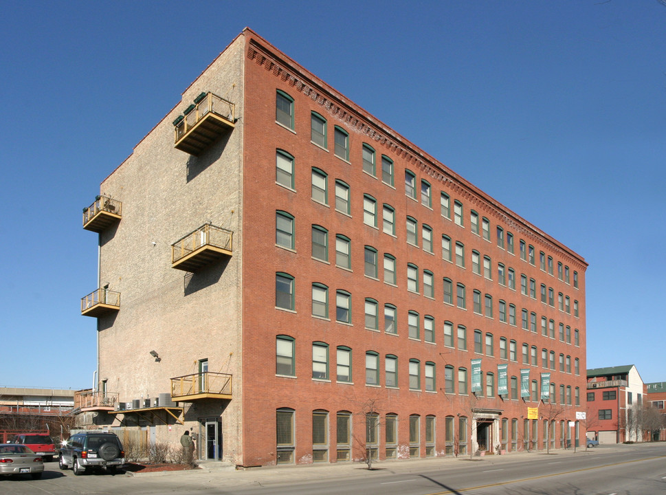 Millenium Lofts in Chicago, IL - Building Photo