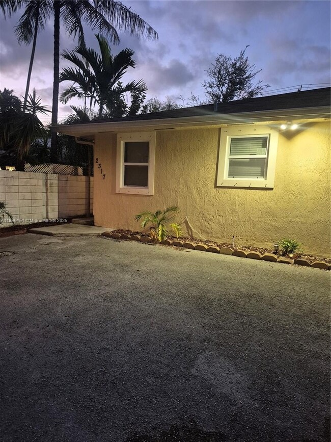 2317 Liberty St in Hollywood, FL - Building Photo - Building Photo