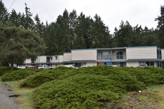 Fort Steilacoom Apartments in Steilacoom, WA - Foto de edificio - Building Photo