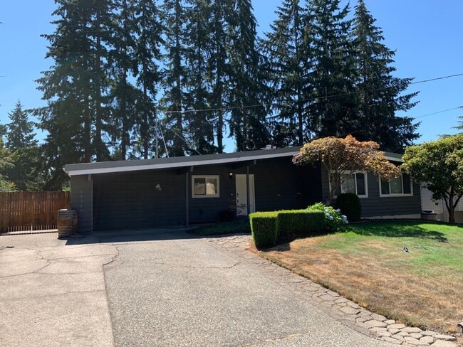 15719 NE 1st St in Bellevue, WA - Building Photo - Building Photo