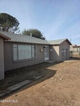 7332 N Loop Dr in El Paso, TX - Building Photo - Building Photo