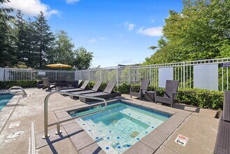 The Highlands at Wynhaven in Issaquah, WA - Foto de edificio - Building Photo